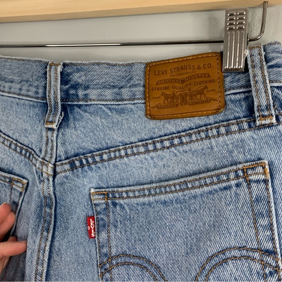 Levi's Premium Womens Wedgie Tapered Ankle Jeans VTG Style Light Wash Rigid 28 - Picture 7 of 13